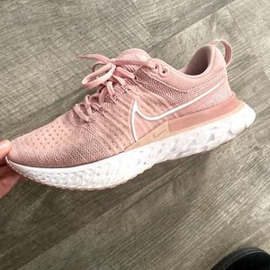 Womens Nike Infinity Running shoe Pink